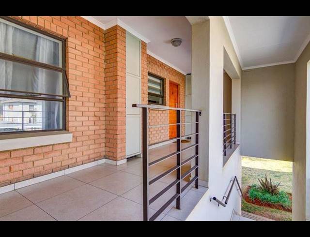 2 BEDROOM APARTMENT FOR SALE IN POMONA AH